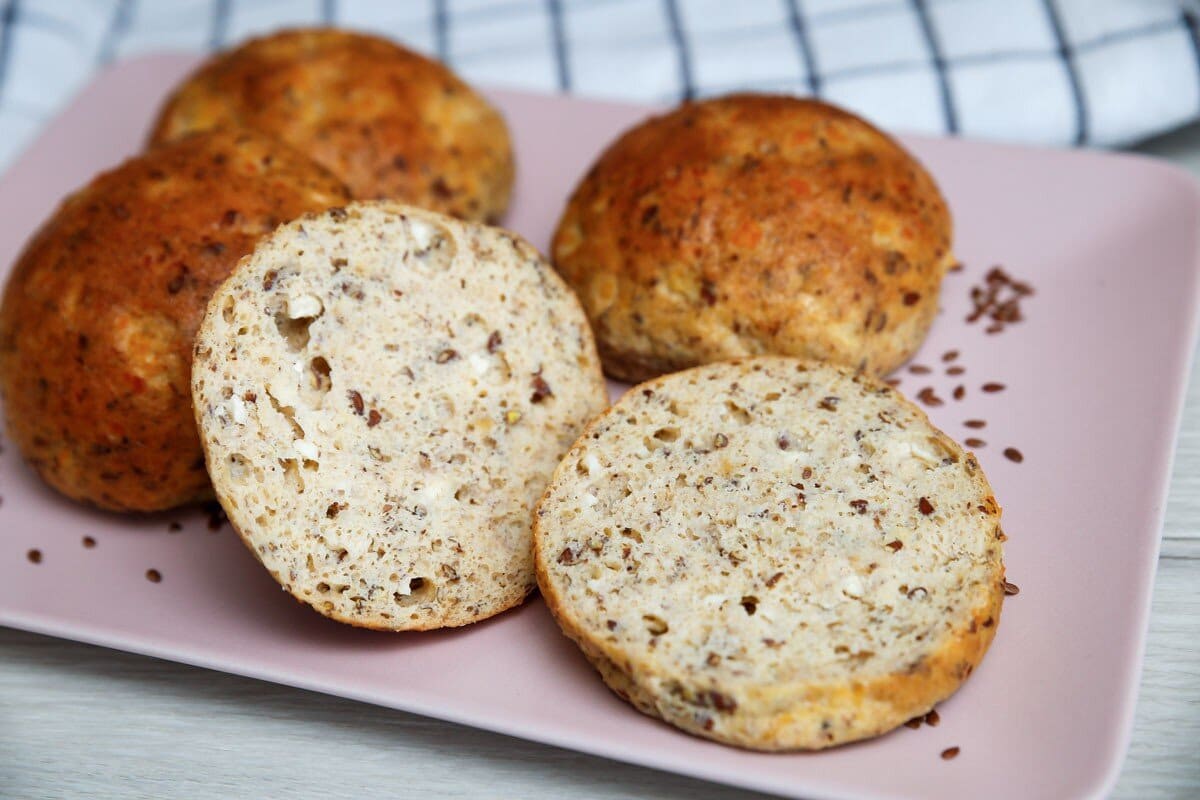 Low Carb Brötchen mit Flohsamenschalen