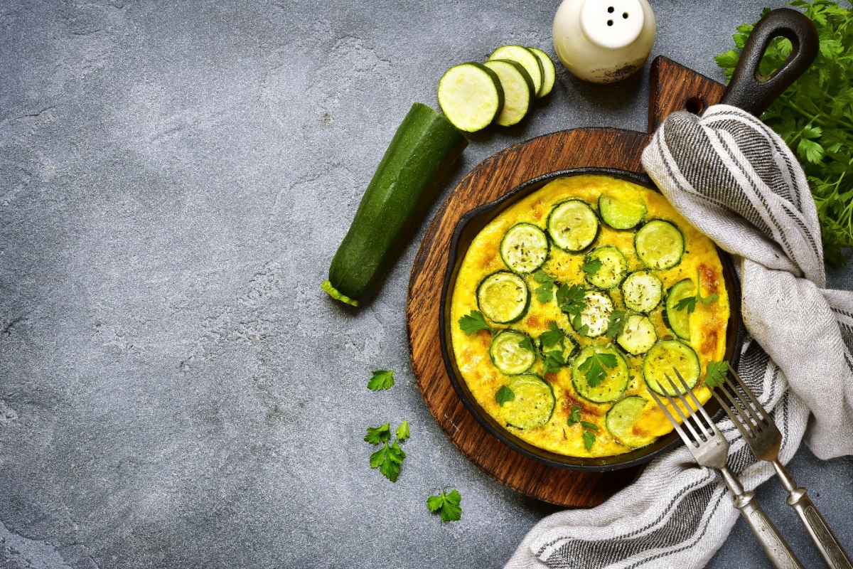 Eine leckere Low-Carb-Option Zucchini-Frittata