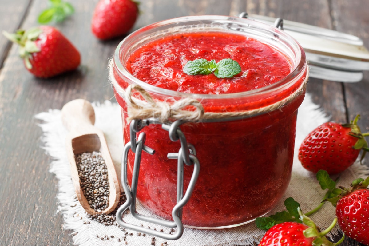 Low Carb Erdbeermarmelade mit Chiasamen Süß und fruchtig